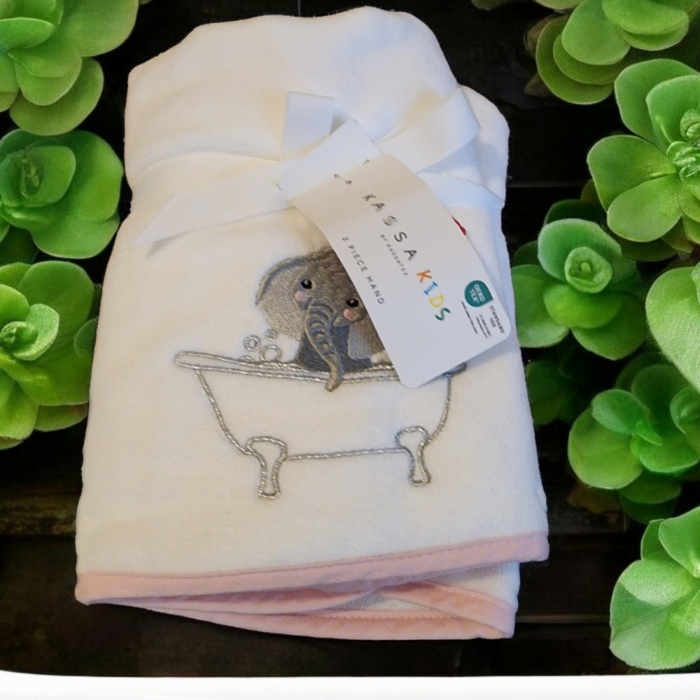 Set of 2 Elephant Bath Towelsb Pink Gray White